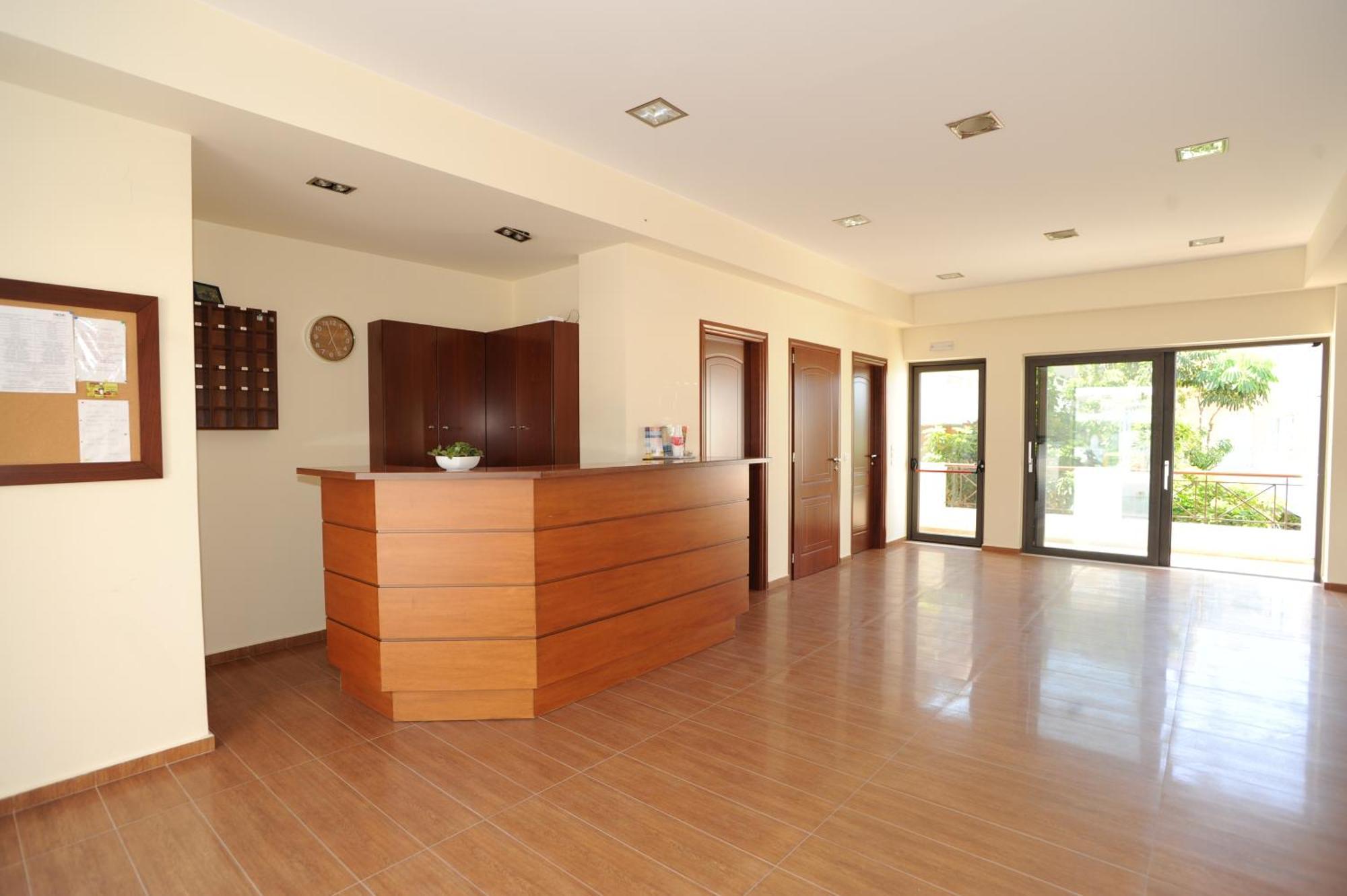 Aparthotel Georgina Agia Marina Esterno foto