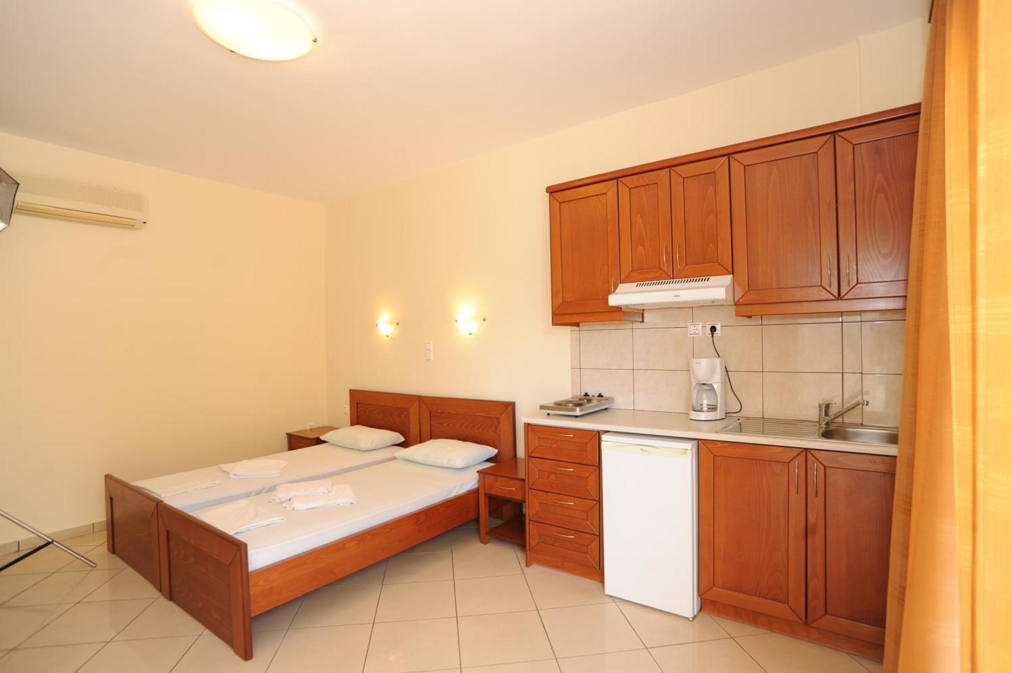 Aparthotel Georgina Agia Marina Esterno foto