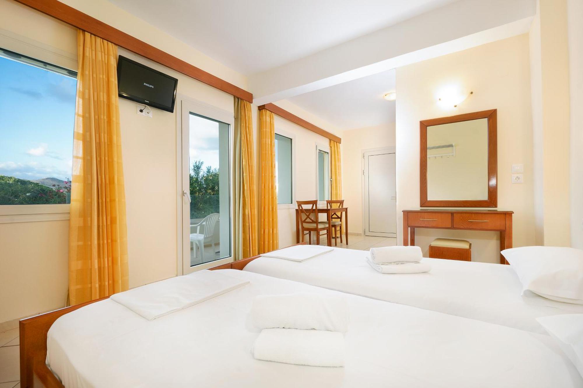 Aparthotel Georgina Agia Marina Esterno foto