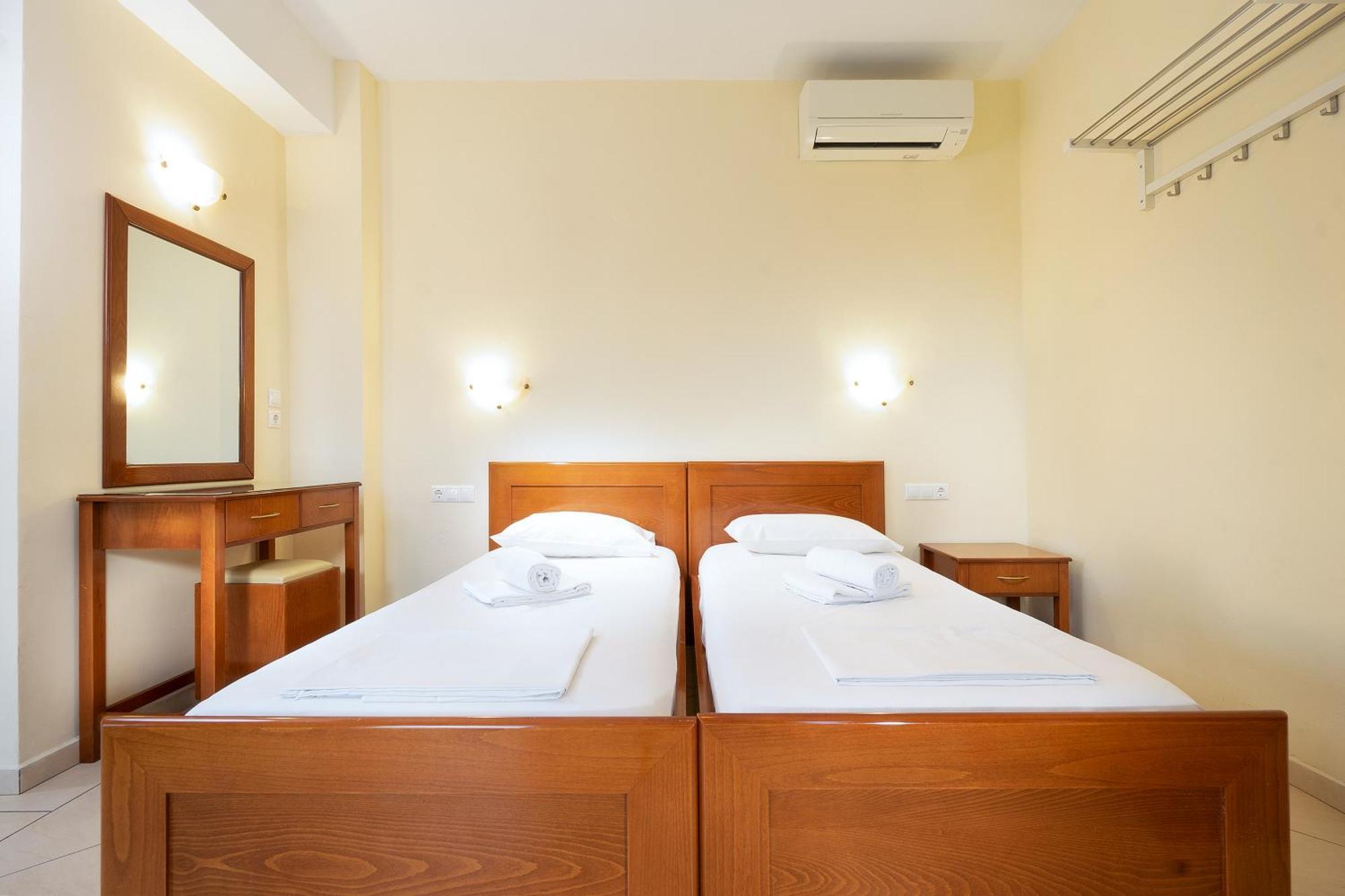 Aparthotel Georgina Agia Marina Esterno foto